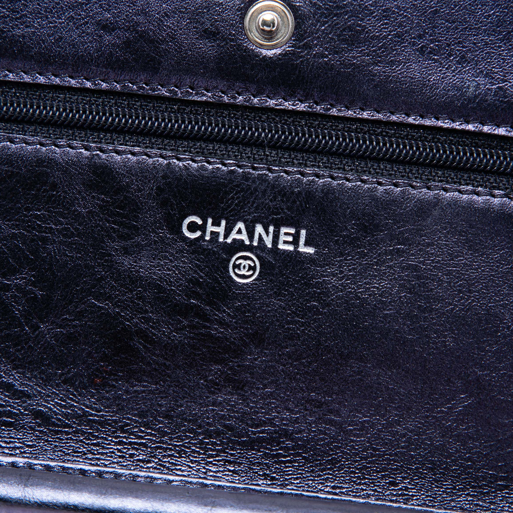 Pre-Loved Chanel Quilted Shiny Aged Calfskin Reissue 2.55 Wallet on Chain - Picture 5 of 6